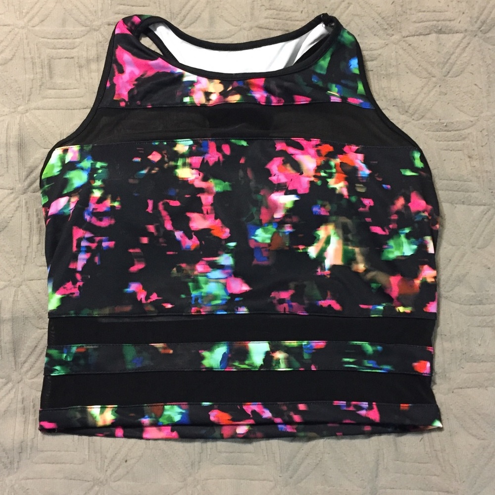 Eye catching crop top!